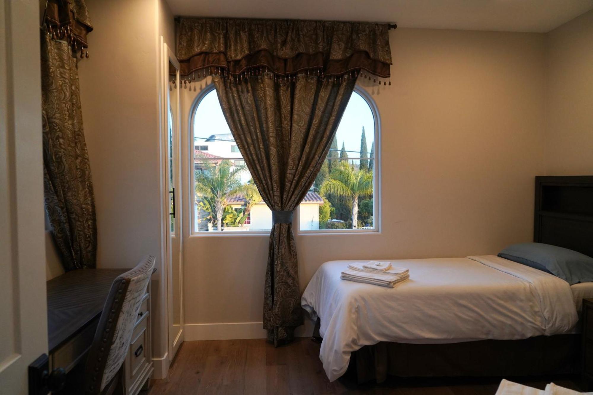 Modern Comfort, Prime Location, 360 Views, 4 Bedroom Entire House サンディエゴ エクステリア 写真